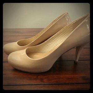 Nude Madden Girl Pumps